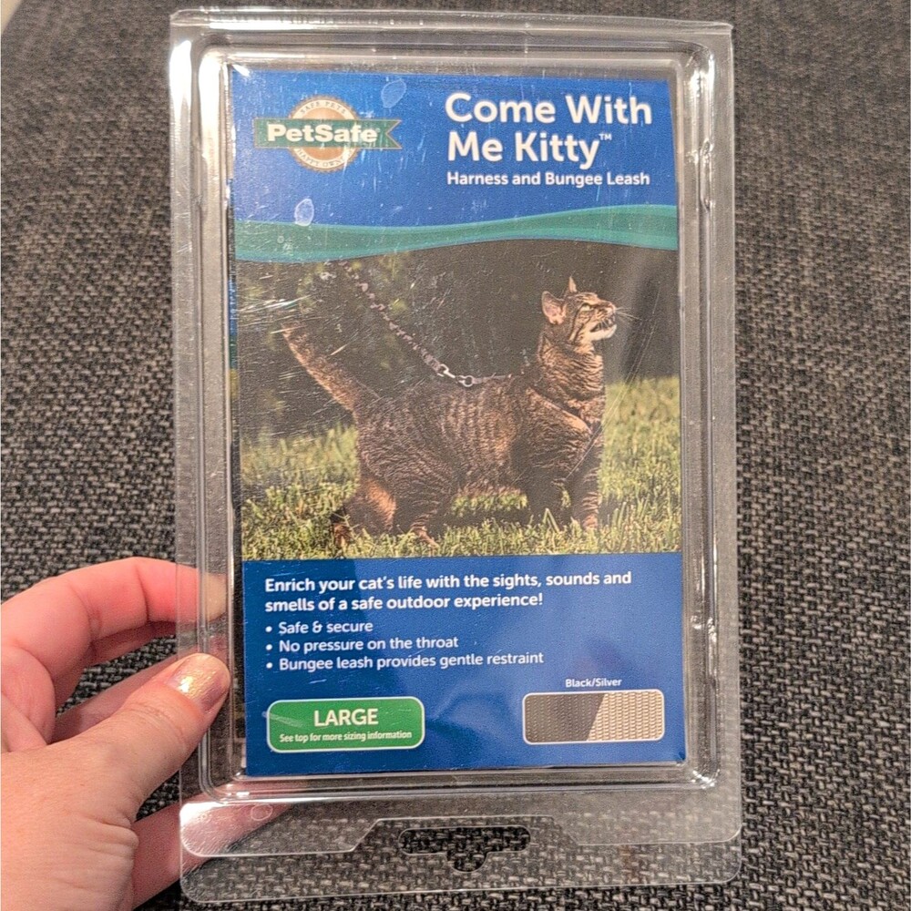 PetSafe Come With Me Kitty Cat Harness & Bungee Leash Set Large Black Silver